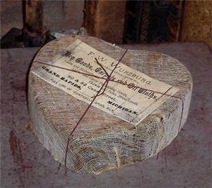 Mercantile Pantry Heart-