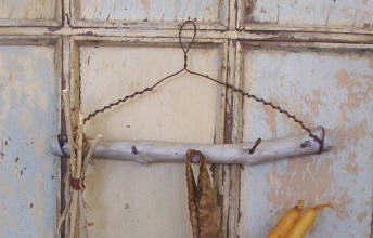 Wired Stick Square Nail Hanger-